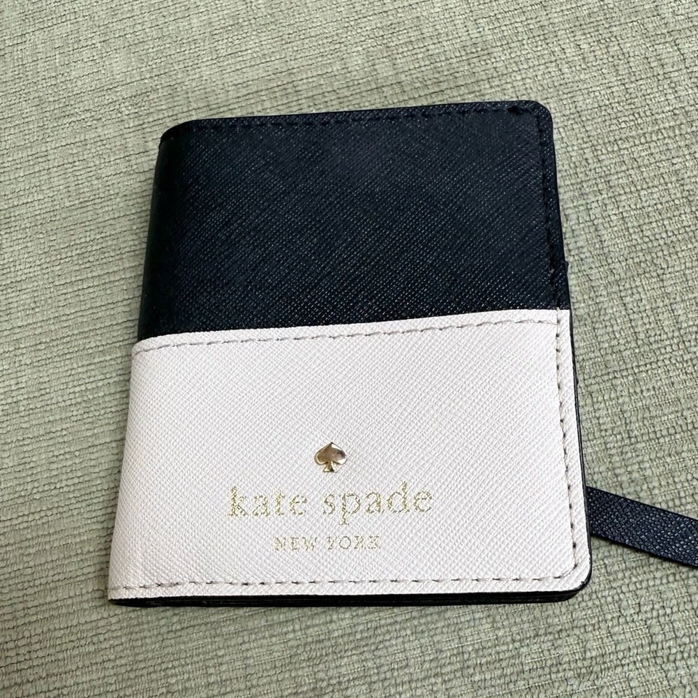 NWOT Kate Spade NY Bifold Small Snap Wallet